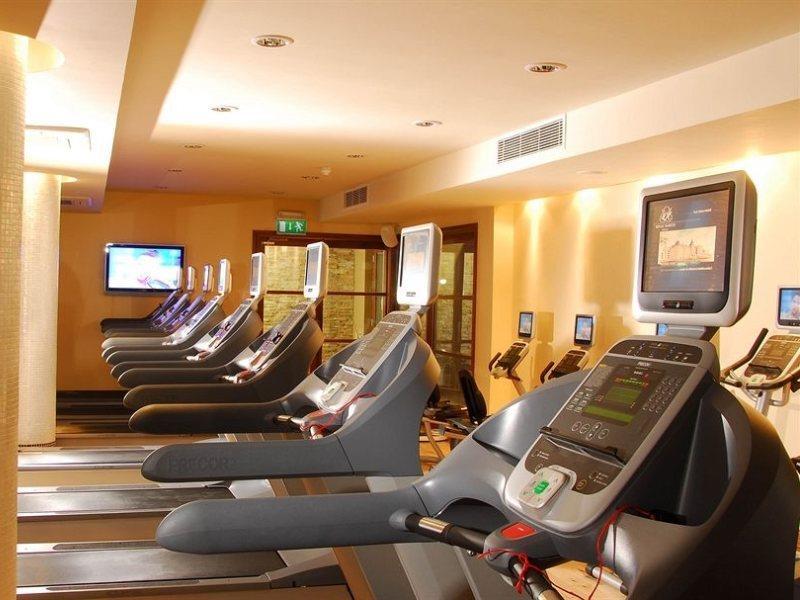 Royal Marine Hotel Дъблин Екстериор снимка