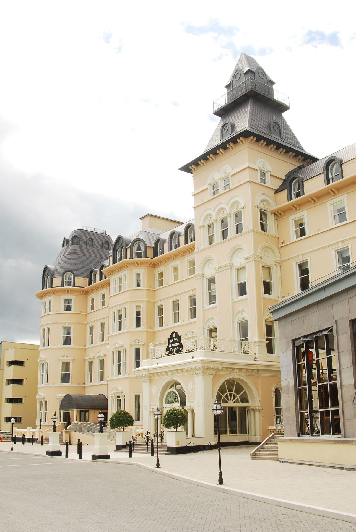 Royal Marine Hotel Дъблин Екстериор снимка